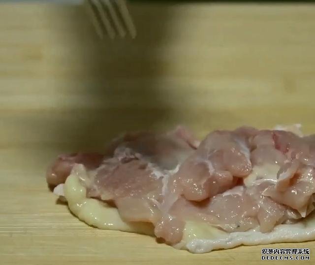 雞腿的新吃法，不蒸不煮不烤，不用一滴油，外香內酥太好吃了