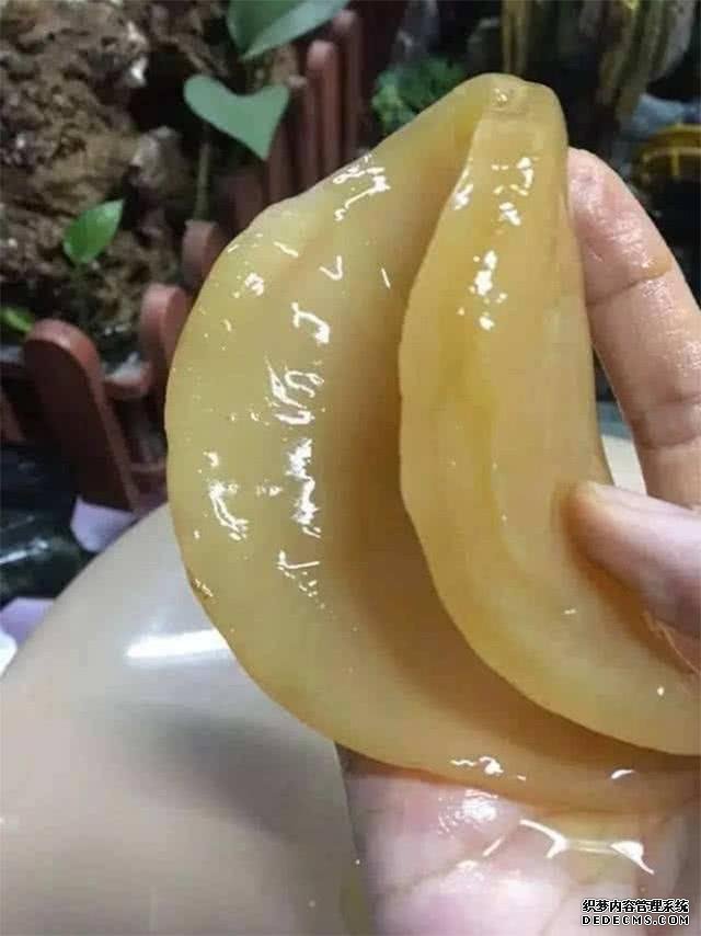 這種北方稀奇物美食，看著像一塊“肥肉”，上年紀(jì)的人才看懂