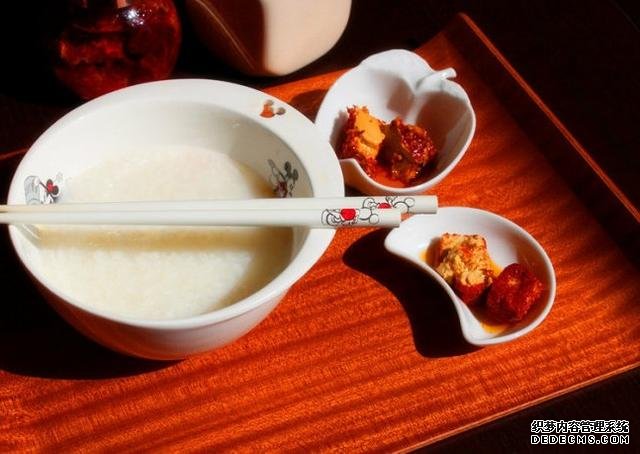 自己做安心腐乳，美味又養(yǎng)生的民間食譜。