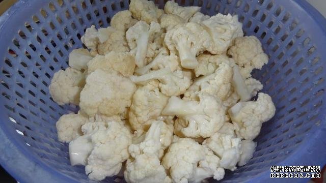 花菜燒肉做法，色香味俱全，能讓你多吃幾碗飯