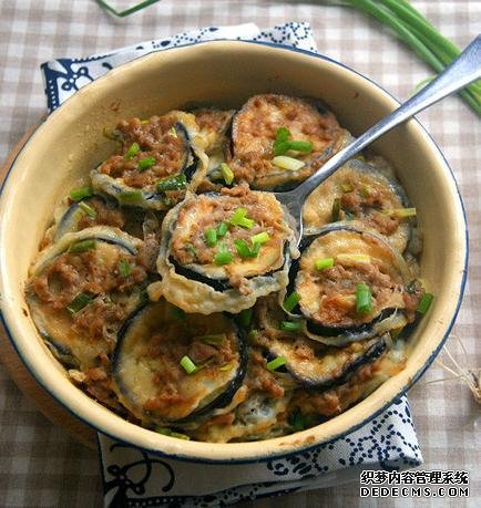 美食推薦：干鍋茄子帶魚，茄餅蒸肉，蔥油雞腿，紅燒冬瓜片