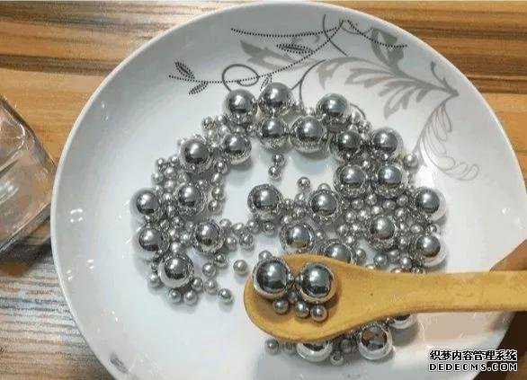 假如世上只剩下這幾種難吃的童年零食，你會選哪個吃？