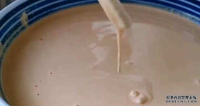 大米換種新吃法，打入兩個雞蛋，不煮飯不熬粥，出鍋孩子超愛吃