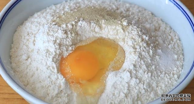 油條不要加泡打粉了，教你健康做法，個個空心蓬松，比買的還好吃