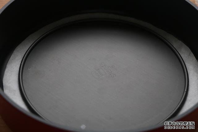 蛋卷不要買了，不要蛋卷機(jī)，只要平底鍋就能做，又香又脆超美味