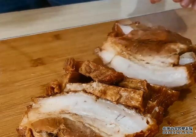 五花肉別只會(huì)紅燒了，教你一個(gè)新做法，軟爛入味特解饞，太好吃了