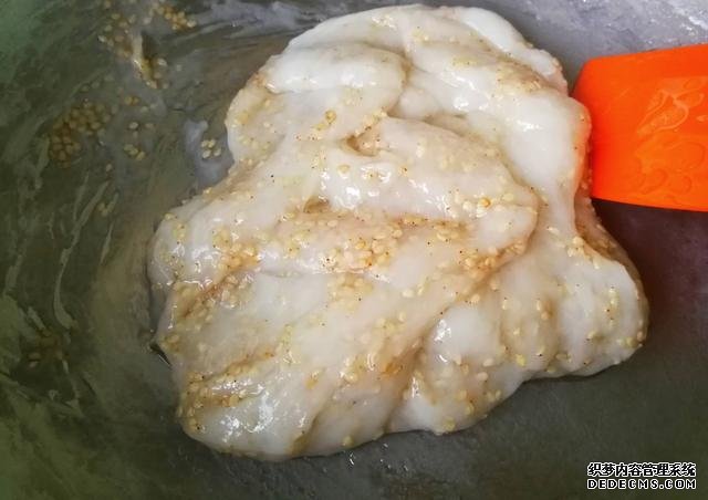 一碗面粉，一把芝麻，老婆餅在家做，不出門也能吃到，酥到掉渣