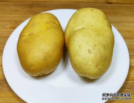 家庭炸薯片，成本不到2塊錢，金黃酥脆好吃還衛(wèi)生，學(xué)會(huì)不用買了