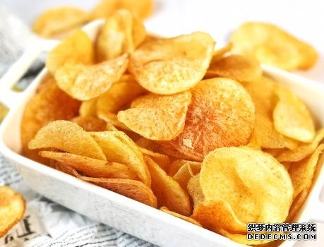 家庭炸薯片，成本不到2塊錢，金黃酥脆好吃還衛(wèi)生，學(xué)會(huì)不用買了