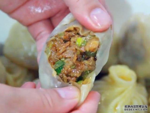 教你做個懶人小籠包，面都不用揉，個個皮薄餡大，一口咬下去爆汁