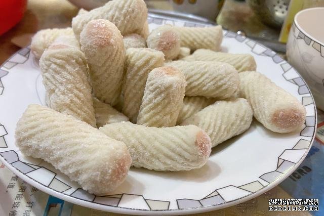 假期快結(jié)束，家里食材剩太少，湊齊食材，也要做頓簡(jiǎn)單“大餐”