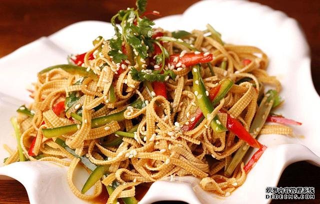 15道葷菜熱菜做法，10道涼菜下酒菜做法，簡單易做，待客備用