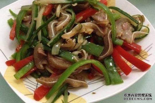 美食推薦：蒜香瓜藤、醬油炒木耳、菠菜炒肥牛、腐竹排骨湯的做法