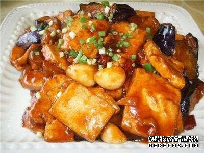 美食推薦：豆皮開花卷，豆腐燜茄子，絲瓜炒豆腐，海鮮菇蒸腐竹