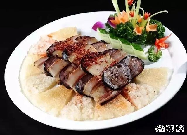 舌尖上的誘惑：生焗鮮鮑仔、椒鹽小土豆、臘香鍋巴，值得推薦
