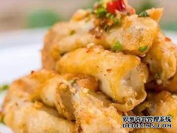 椒鹽九肚魚，虎皮青椒，秘制湘鍋雞這幾道家常菜的做法