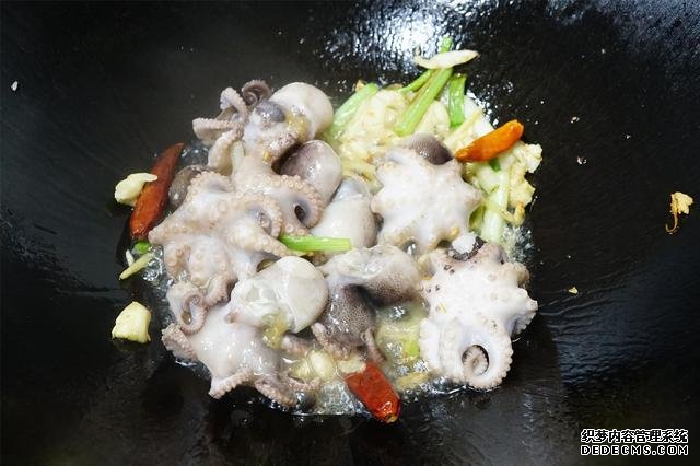春天，最好吃的海鮮就是它，25元一斤，廉價又美味，孩子都吃嗨了