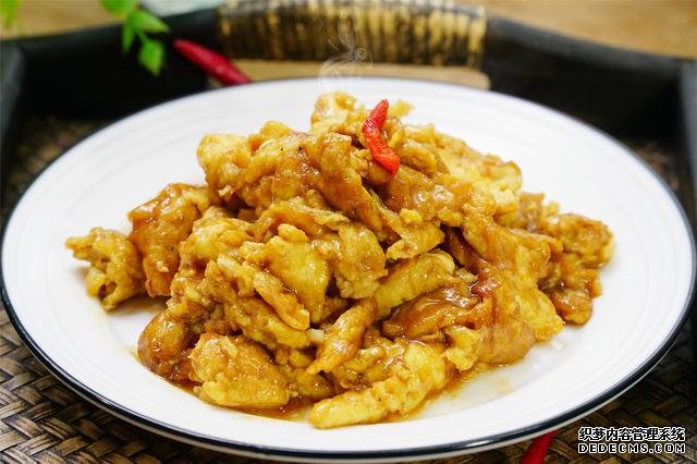 炒雞蛋，多加幾味料變螃蟹味，家人吃上癮的“賽螃蟹”，超下飯