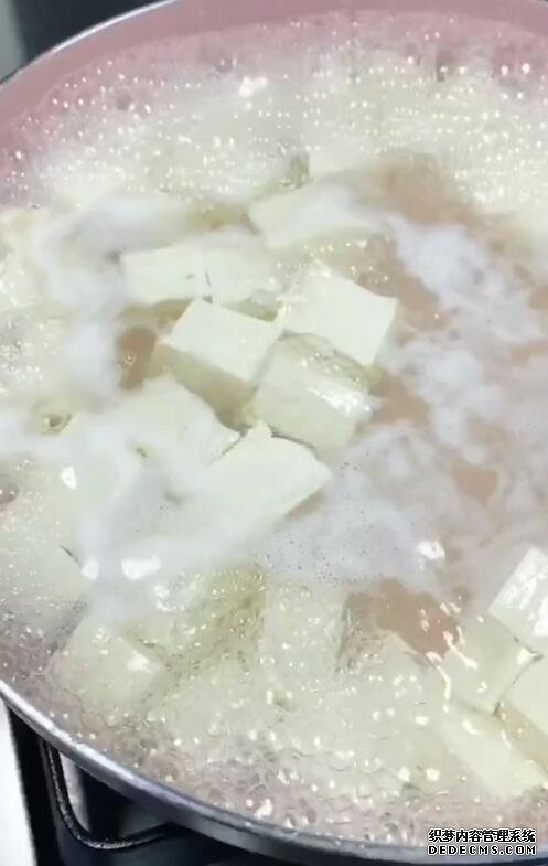 麻婆豆腐的家常做法，口感順滑，麻辣鮮香，這個竅門一定要記住
