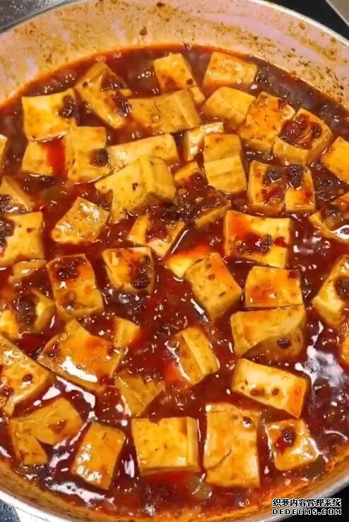 麻婆豆腐的家常做法，口感順滑，麻辣鮮香，這個竅門一定要記住