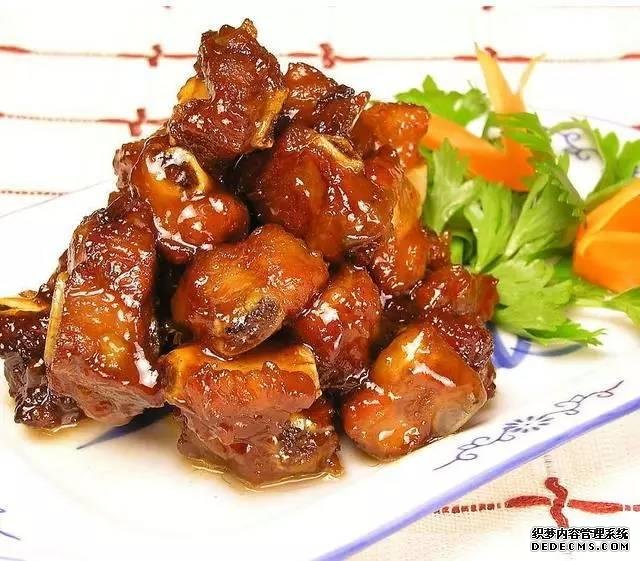 年夜飯推薦：腐乳扣肉，蔥油拌海帶，糖醋排骨的做法