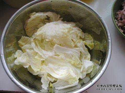 家庭版自制水煮肉，肉嫩軟滑，麻辣鮮香，每次做都不夠吃