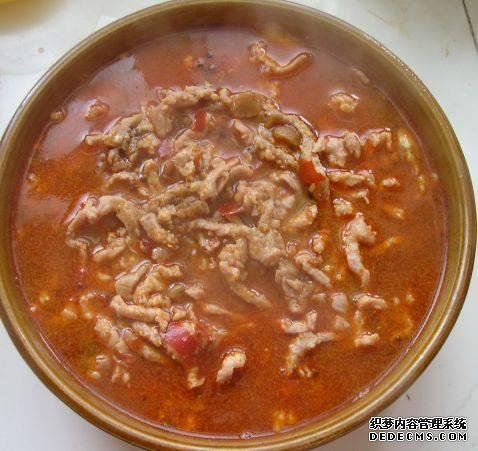 家庭版自制水煮肉，肉嫩軟滑，麻辣鮮香，每次做都不夠吃