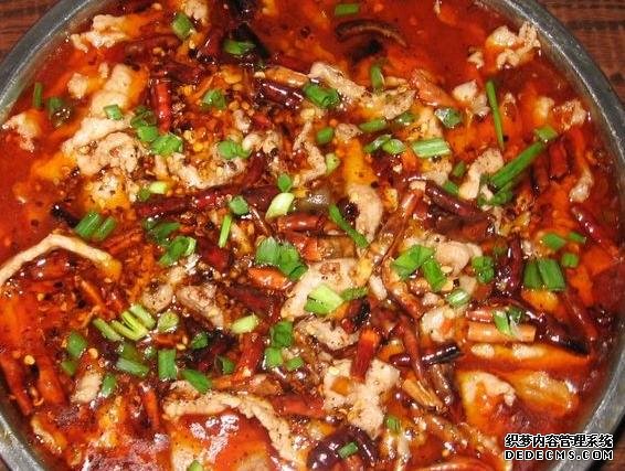 家庭版自制水煮肉，肉嫩軟滑，麻辣鮮香，每次做都不夠吃