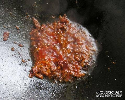 家庭版自制水煮肉，肉嫩軟滑，麻辣鮮香，每次做都不夠吃