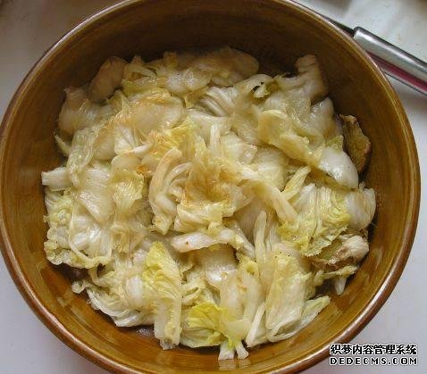 家庭版自制水煮肉，肉嫩軟滑，麻辣鮮香，每次做都不夠吃