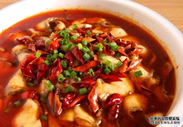 家庭版自制水煮肉，肉嫩軟滑，麻辣鮮香，每次做都不夠吃