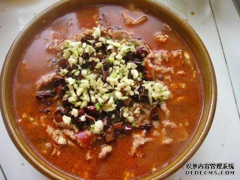 家庭版自制水煮肉，肉嫩軟滑，麻辣鮮香，每次做都不夠吃