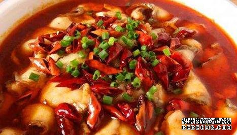 家常菜才是最解饞的，簡(jiǎn)單燜一燜，汁鮮肉香，看她饞到舔盤