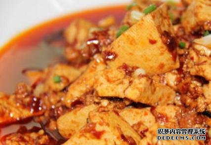 家常菜才是最解饞的，簡(jiǎn)單燜一燜，汁鮮肉香，看她饞到舔盤