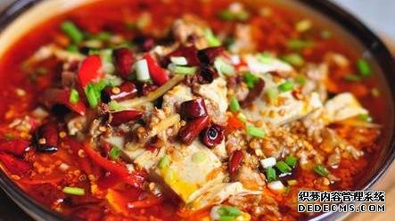 家常菜才是最解饞的，簡(jiǎn)單燜一燜，汁鮮肉香，看她饞到舔盤