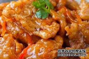 一款色香味美香辣酸甜，寓意紅紅火火的菜，讓你吃了久久不能忘懷