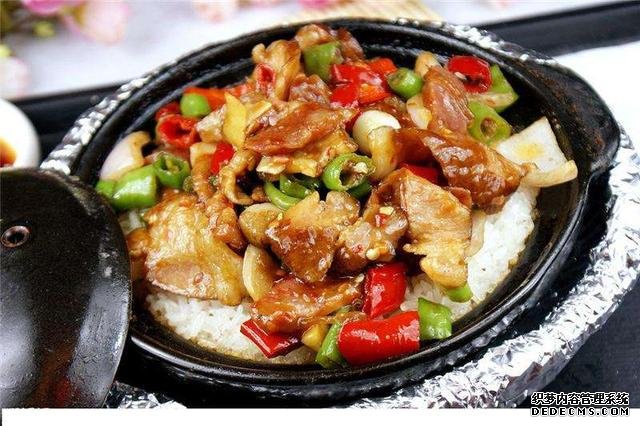 好吃的煲仔飯，有飯有菜，營養(yǎng)豐富，省時省力又省心