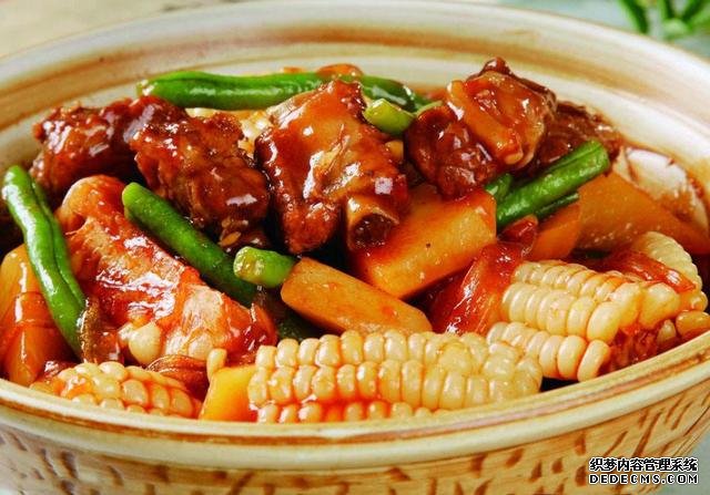 有葷有素，營(yíng)養(yǎng)豐富的大亂燉，制作簡(jiǎn)單鮮香可口的地三鮮