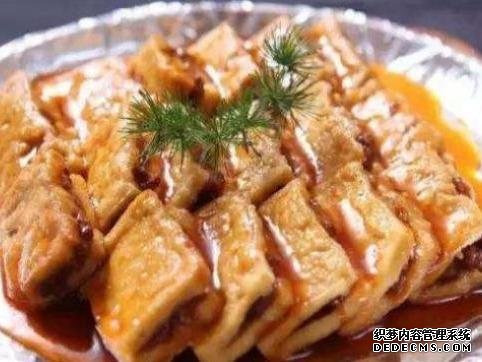 香蕉酸奶三明治、芝士紅薯餅、豆腐肉夾這幾道家常菜的做法