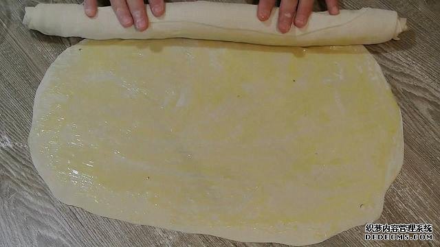 老婆做了20個(gè)“烤餃子”，掰開樂壞了：這種餃子皮頭一次見