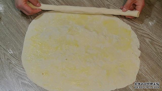 老婆做了20個(gè)“烤餃子”，掰開樂壞了：這種餃子皮頭一次見