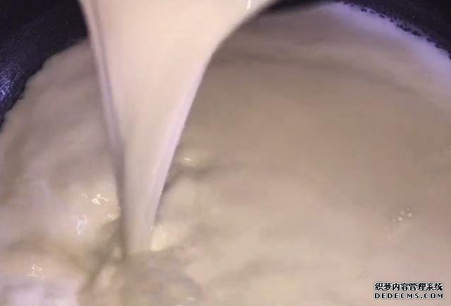 牛奶別直接喝了，教你一個(gè)新吃法，又香又甜真好吃，做法還簡單