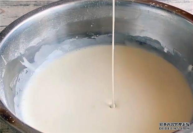 家里糯米粉別浪費(fèi)了，只需簡單一做，又香又糯，吃一次就難以忘記