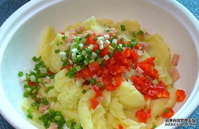 土豆餅最簡單好吃的做法，外酥里嫩，鮮香又營養(yǎng)，全家人都喜歡