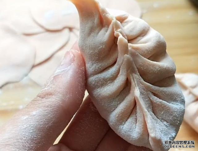 蘿卜渾身都是寶，教你秘制新吃法，不炒不燉不炸，出鍋全家流口水