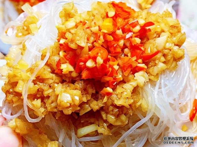 十分鐘搞定蒜蓉粉絲扇貝，料足味鮮全家愛吃，比外面賣的好吃百倍