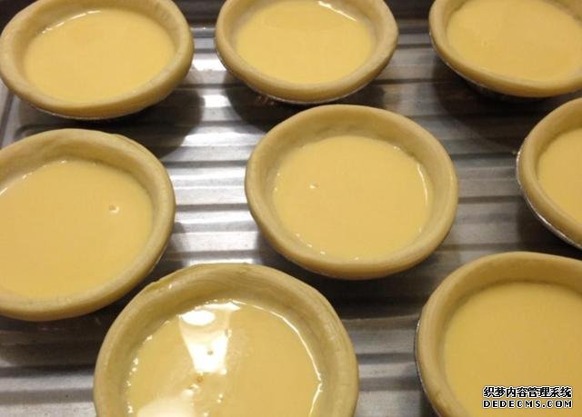 教你不用淡奶油做蛋撻，做法用料都超簡(jiǎn)單，想吃不用出去買了