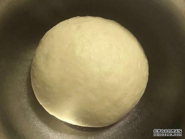 在家自制菠蘿包，外酥里軟，香甜細(xì)膩，比面包店的還好吃