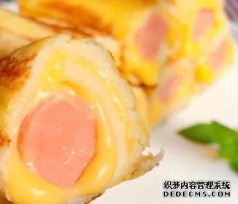 5分鐘快手早餐！咬一口就爆漿的吐司卷