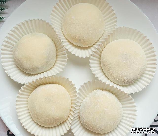 宅在家里做甜品雪媚娘，軟軟糯糯，入口即化，做法超簡單，零失敗